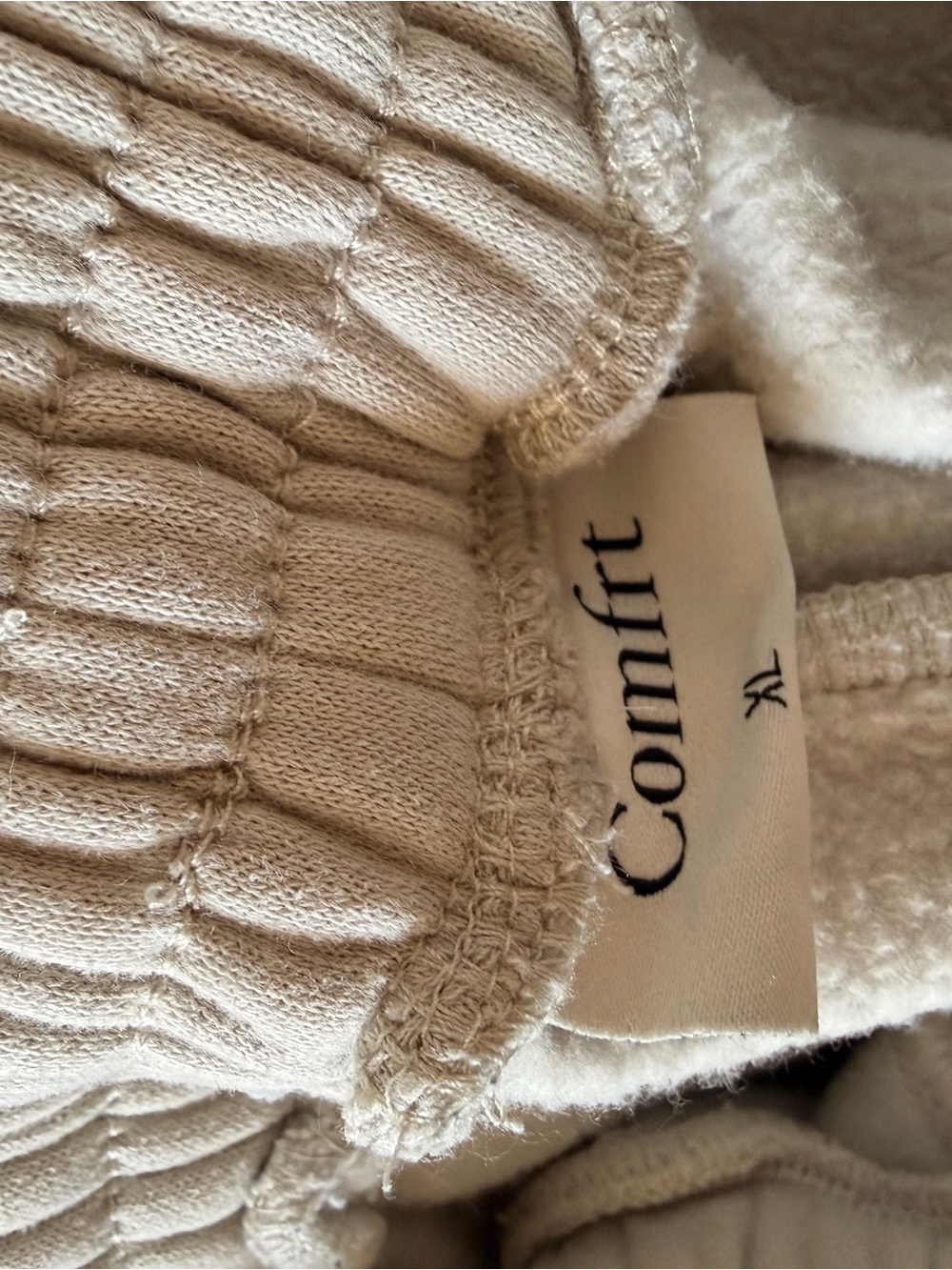 CMFRT CREAMISH GREY SWEATSUIT